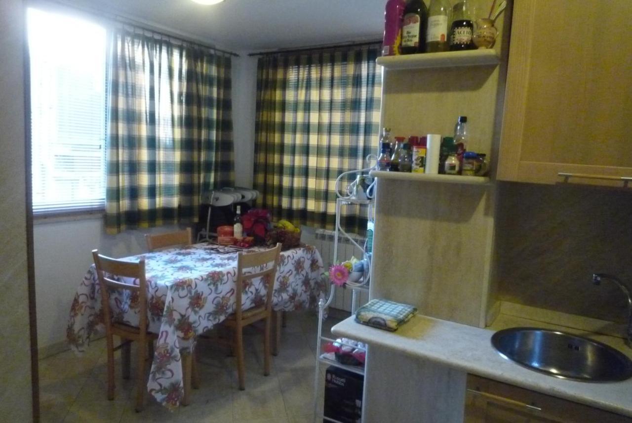 Residenza Mucha Apartamento Roma Habitación foto